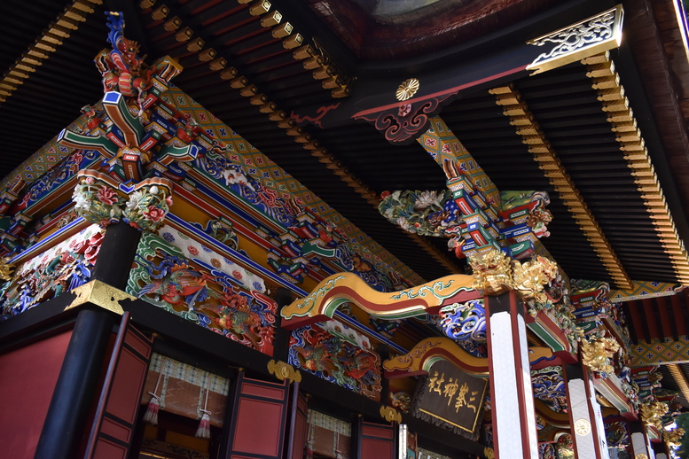 三峯神社_拝殿の彫刻