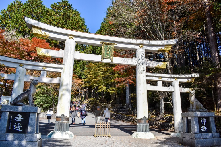 秩父_パワースポット_三峯神社_見どころ_白の三ツ鳥居