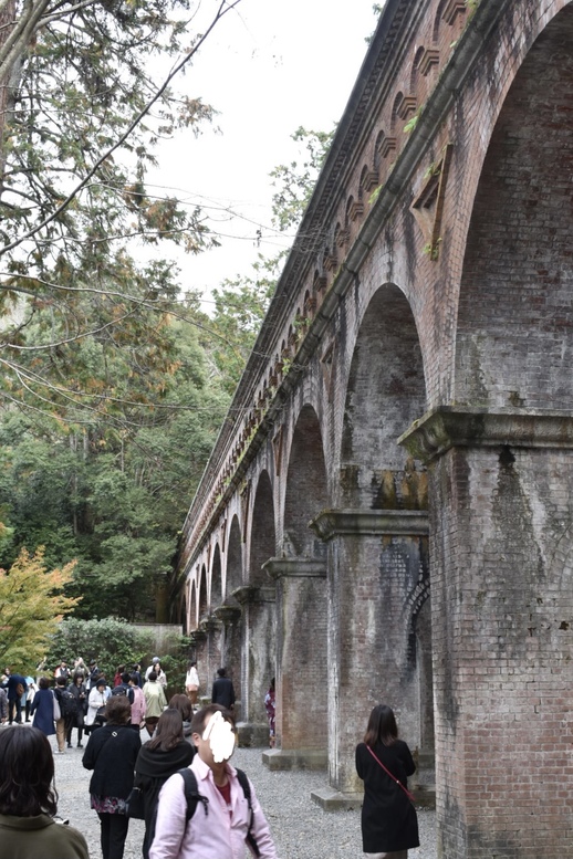 秋の南禅寺_レンガ造りの水路閣