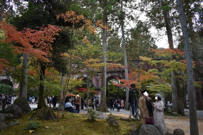 秋の南禅寺_水路閣と紅葉