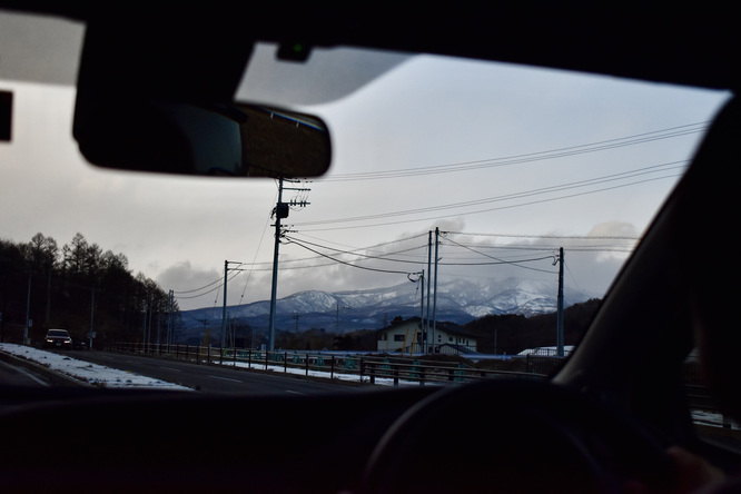 埼玉→草津温泉の車窓_雪山