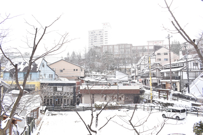 雪の草津温泉