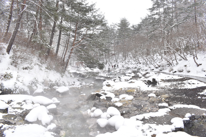 草津温泉・雪の西の河原公園