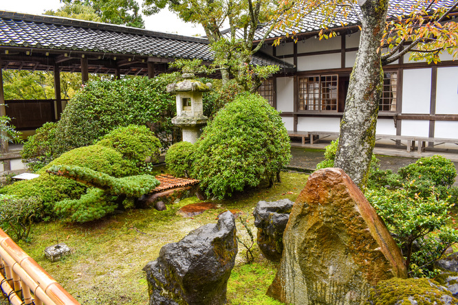 京都観光_鞍馬寺の本殿「金堂」横のお屋敷