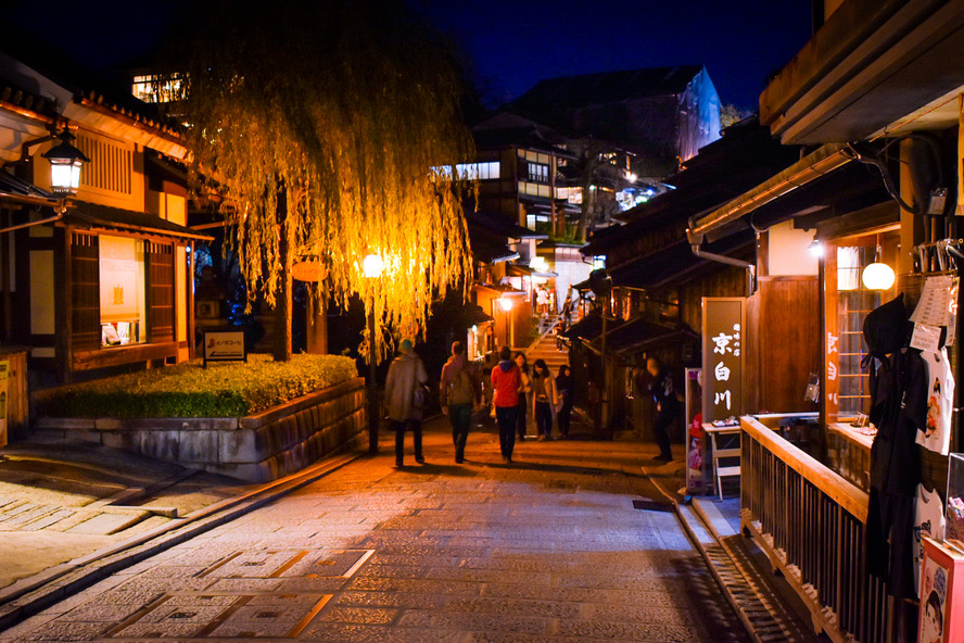 京都東山・祇園_二寧坂の小径