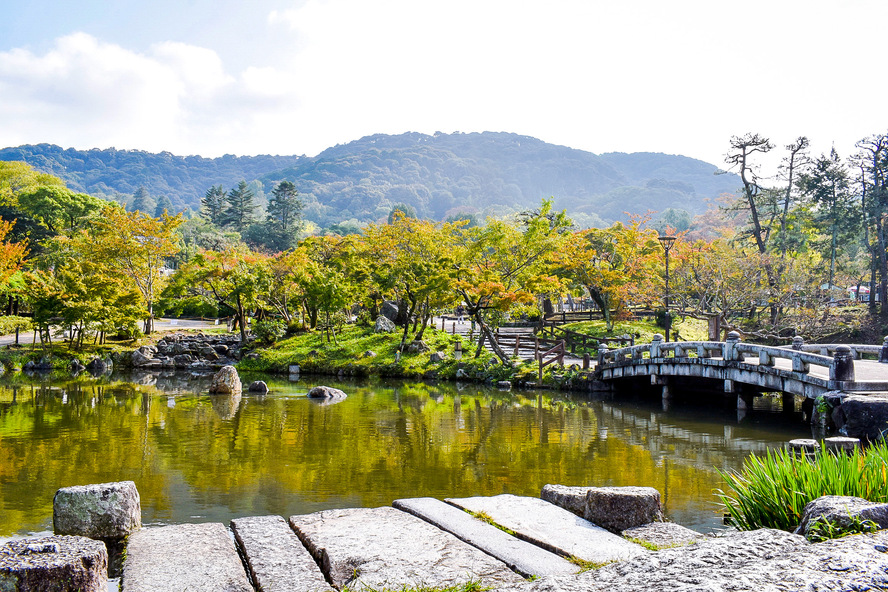 円山公園_秋の庭園と紅葉