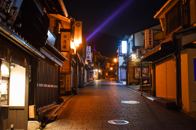 清水参道小径_ライトアップと夜の京都まち歩き