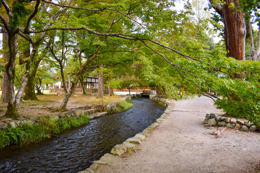 渉渓園とならの小川_上賀茂神社