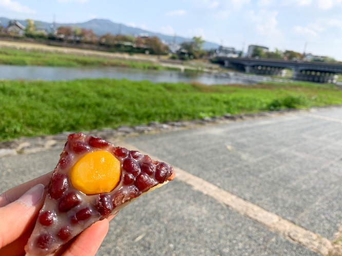 鴨川デルタと出町ふたば_古都・京都の自然_和菓子しかかたん。
