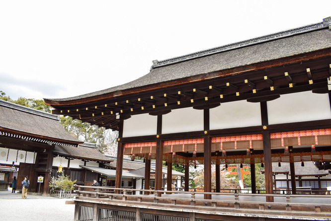 春の下鴨神社・境内と舞殿