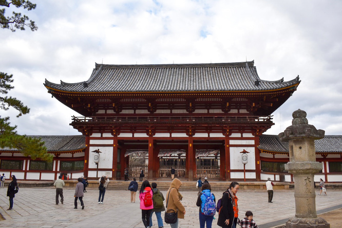 東大寺・中門と奈良公園