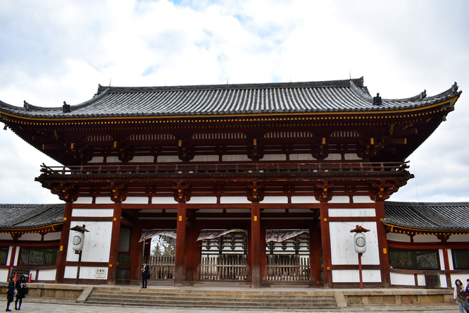 東大寺・中門と奈良公園