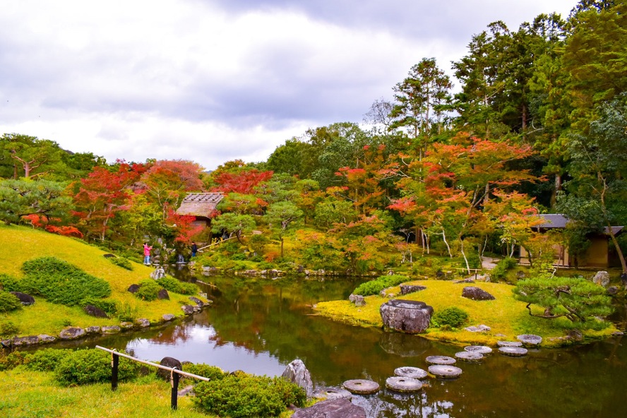 依水園の紅葉と庭園_奈良公園の見どころ