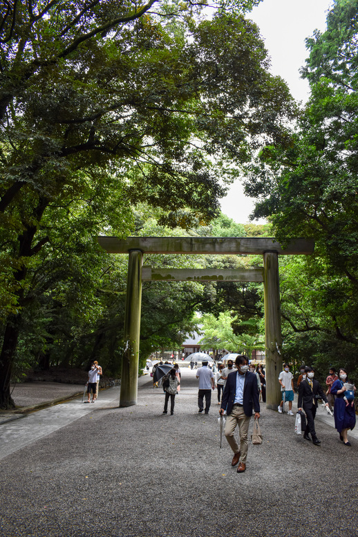 熱田神宮_本殿と鳥居