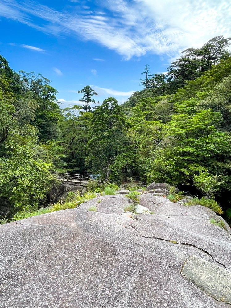 白谷雲水峡へのアクセス_タクシー_憩いの大岩