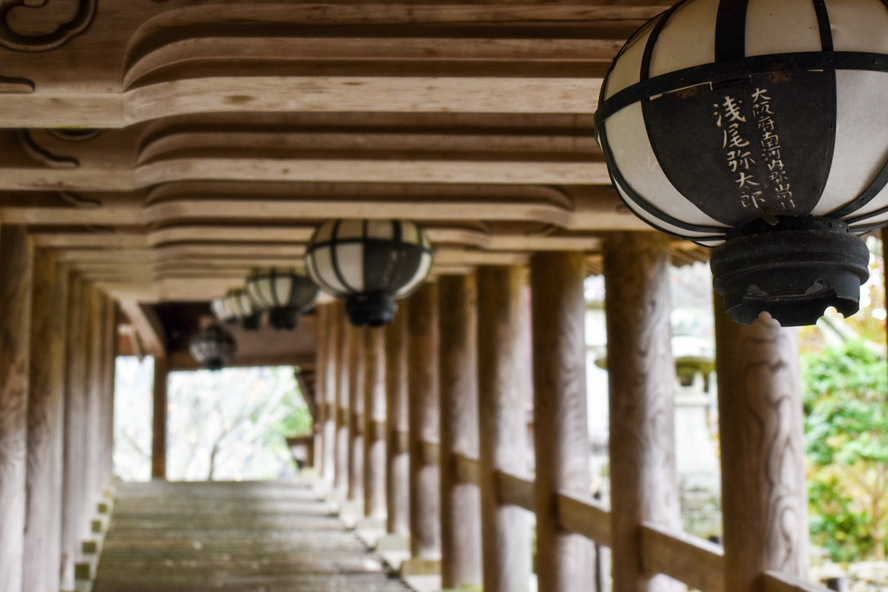 長谷寺・奈良の見どころ_登廊と提灯