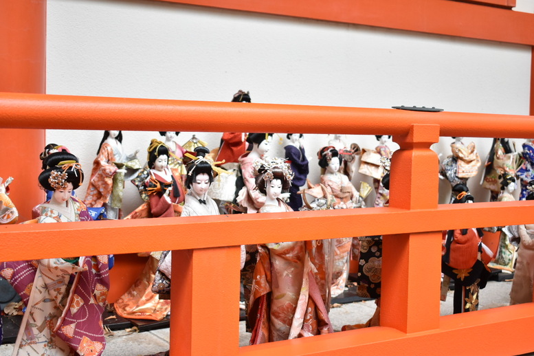 淡嶋神社の観光情報_ホラー人形供養