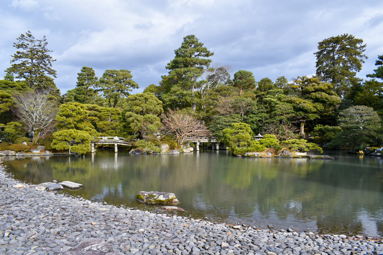 春の京都の桜観光_オススメの名所15選_京都御所の庭園_拝観時間・料金・アクセス