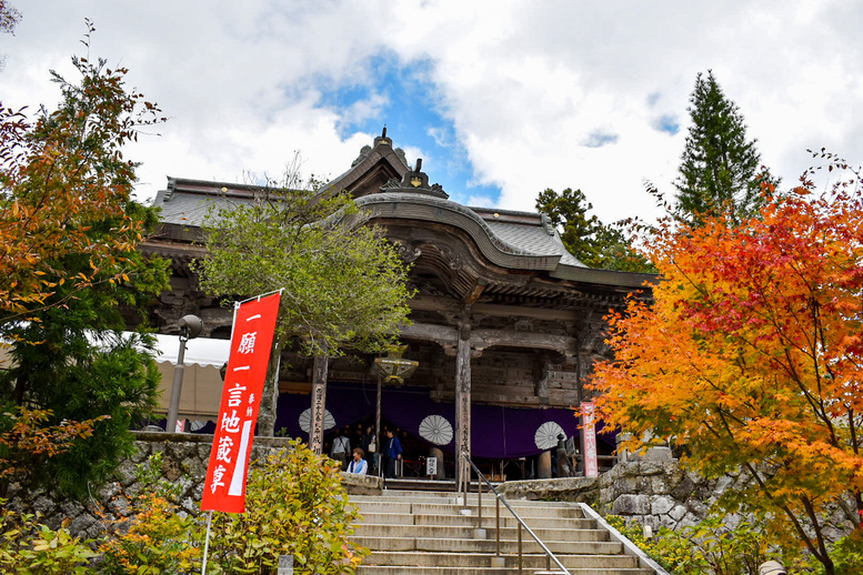 成相寺の観光の見どころ_本堂
