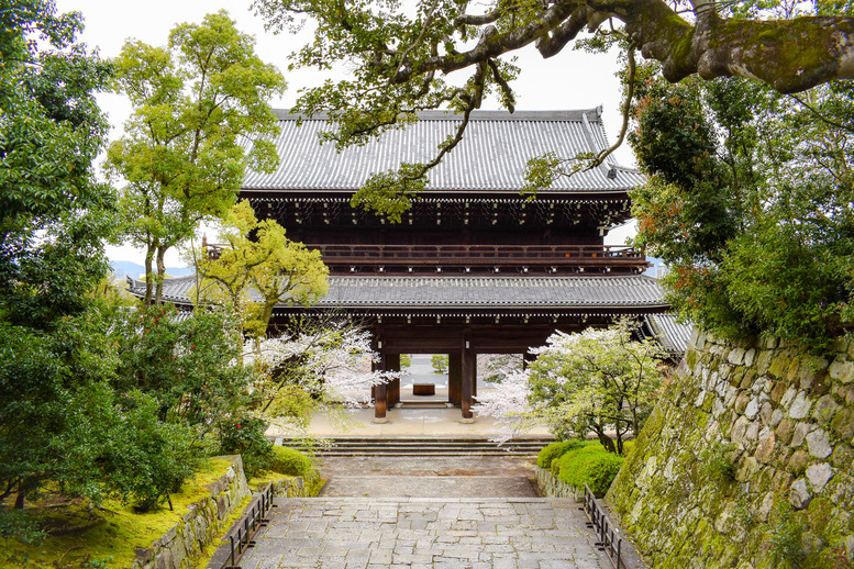 三門がシンボル！京都・知恩院の見どころ・歴史・七不思議
