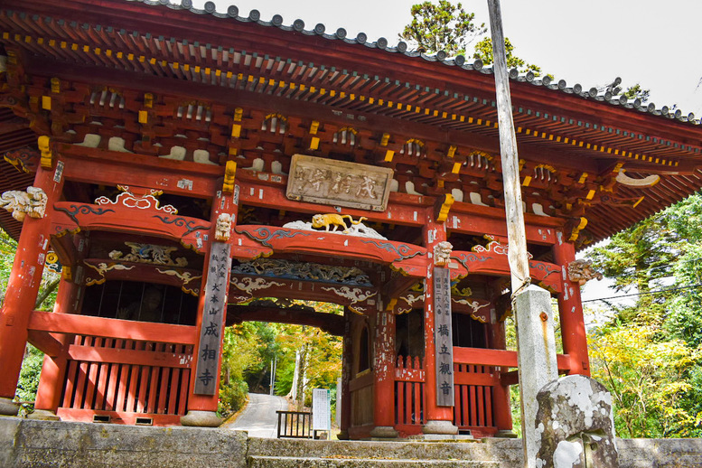 成相寺の観光の見どころ_山門