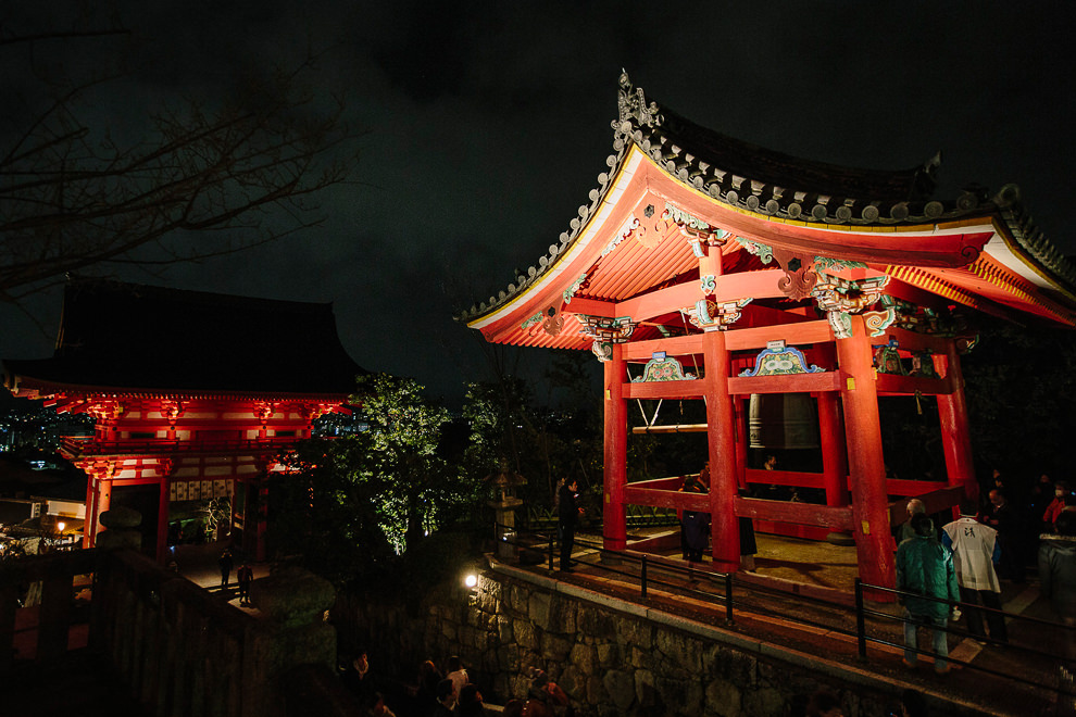 清水寺観光の見どころ_鐘楼のライトアップ