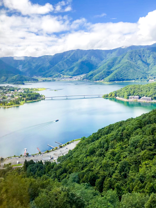 河口湖観光-富士山ロープウェイ_かちかち山の見どころ-ゴンドラからの絶景