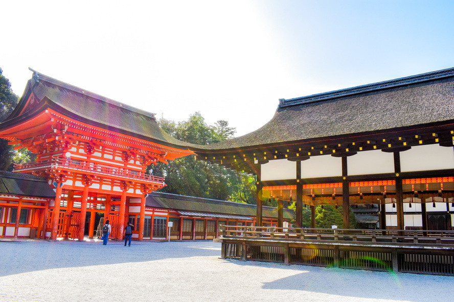 京都観光ご利益だらけのパワースポット_下鴨神社の概要_楼門と舞殿