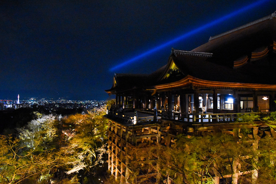 京都観光_祇園・東山エリアの見どころ_清水寺のライトアップ