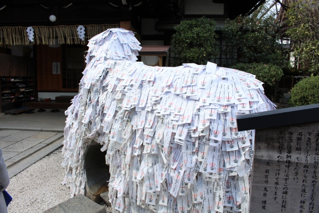 京都観光_祇園・八坂エリアの見どころ_安井金比羅宮