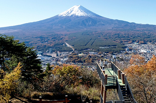 河口湖観光-富士山ロープウェイ_かちかち山の見どころ-絶景やぐら