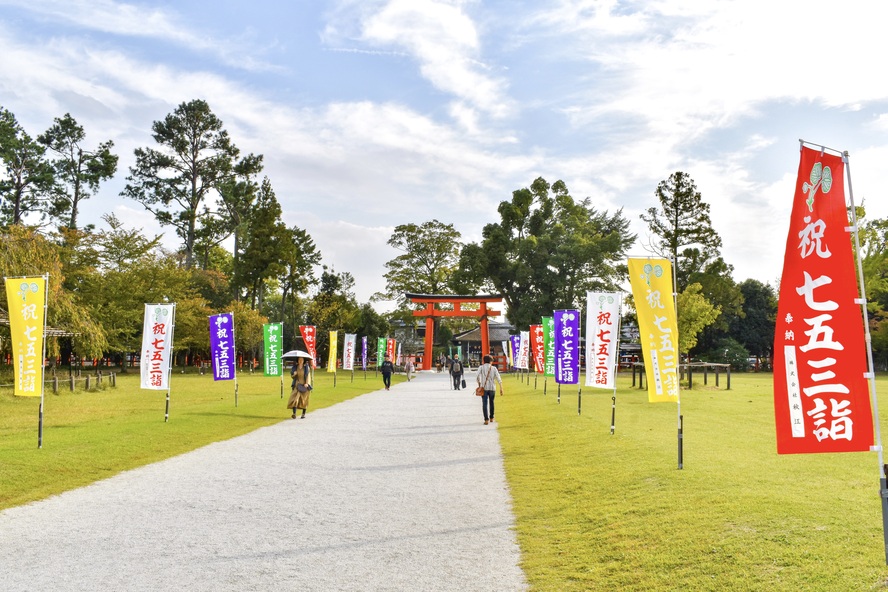 京都観光-最古の最強パワースポット！上賀茂神社の見どころと歴史-葵祭（賀茂祭）の歴史