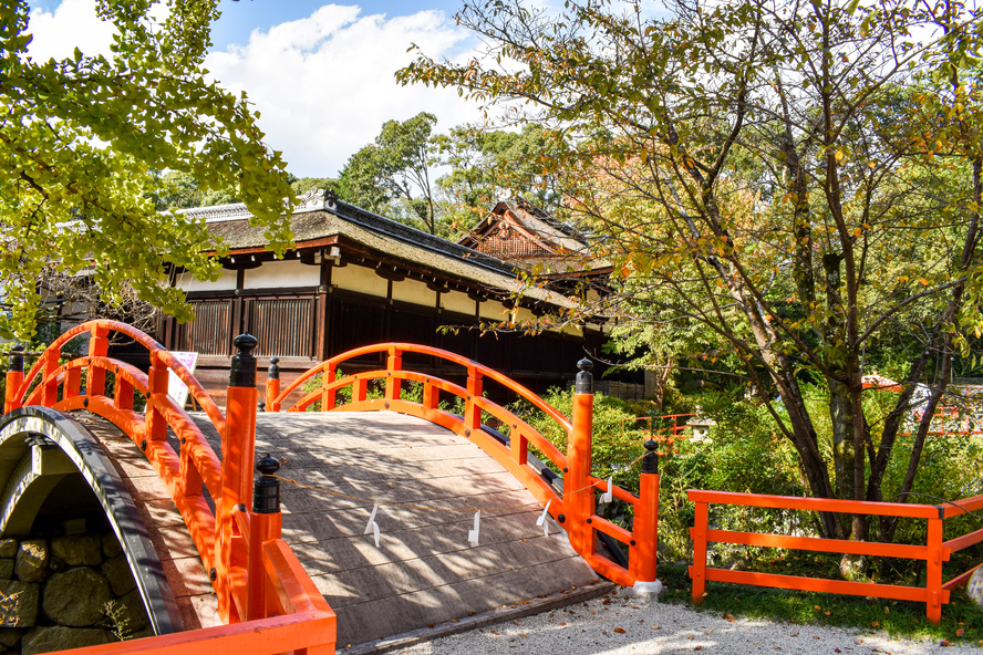 京都観光ご利益だらけのパワースポット下鴨神社_秋の紅葉の見頃