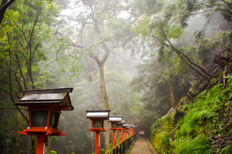 京都の最強パワースポット_鞍馬寺の九十九折参道_ご利益と観光地情報