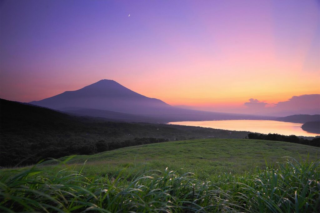 山中湖へ日帰り旅行-おすすめの見どころと観光マップ_山中湖パノラマ台の夕日-アクセス