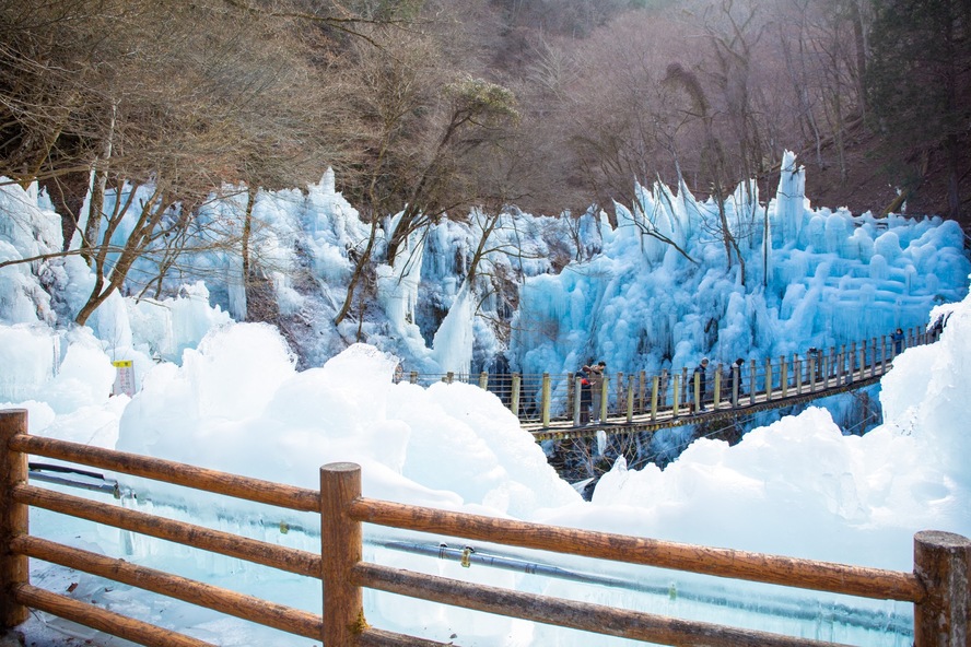 デートや日帰り旅行にオススメ！冬の秩父の絶景観光名所_尾ノ内百景氷柱