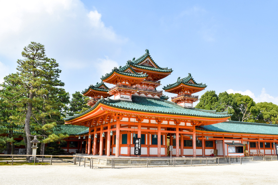 平安京と京都人の魂の形！平安神宮の見どころ_西の白虎楼