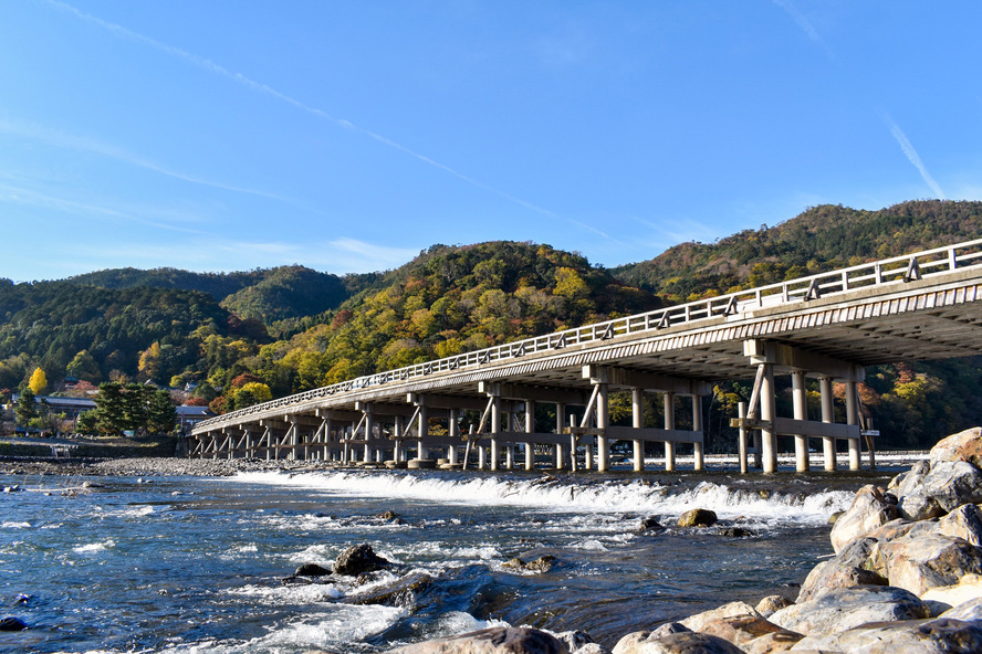 京都ひとり旅_嵐山のシンボル「渡月橋」をぶらぶらお散歩観光！モデルコースにもどうぞ