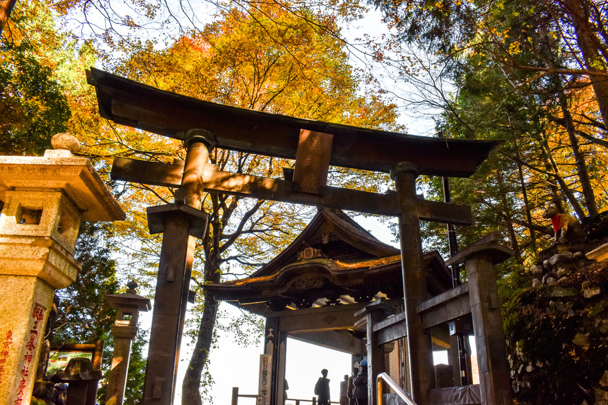 人を選ぶ？秩父のパワースポット_三峯神社の見どころ-遥拝殿