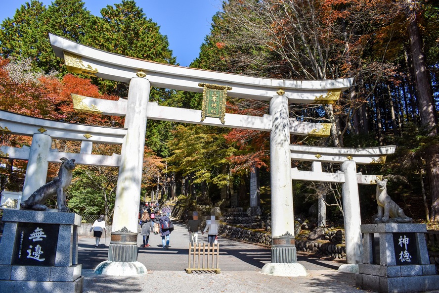 東京から日帰り旅行も可能！秩父でオススメのパワースポット-恋愛・仕事運・金運アップ_三峯神社-白の三ツ鳥居