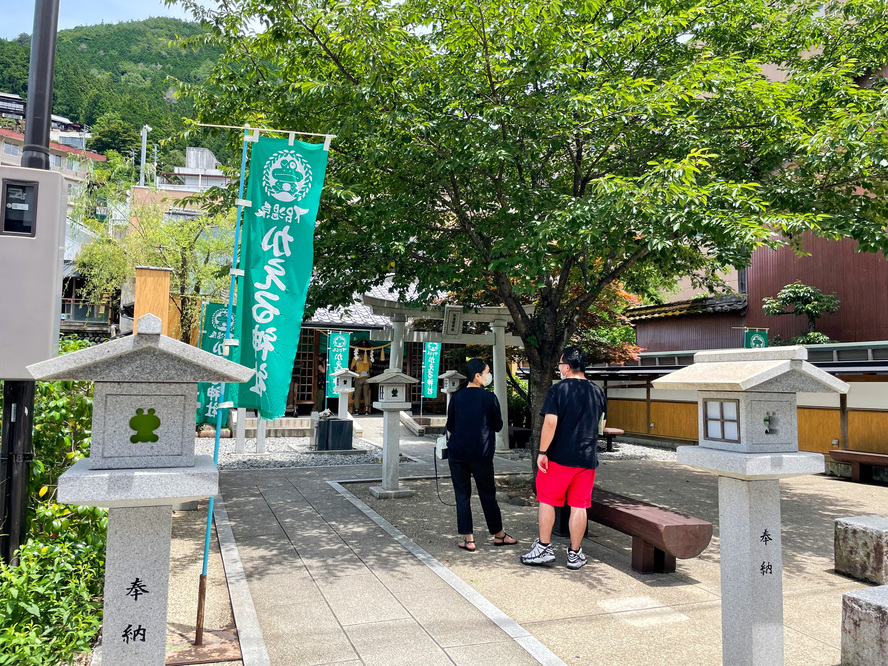 下呂温泉のおすすめ観光スポット_温泉街-かえる神社