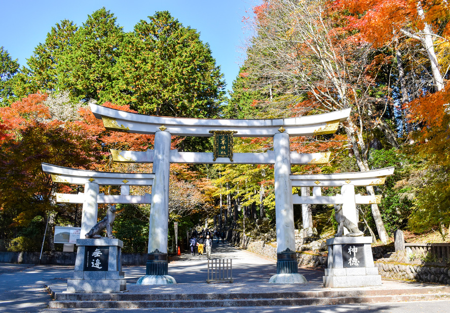 人を選ぶ？秩父のパワースポット_三峯神社の見どころ-白の三ツ鳥居