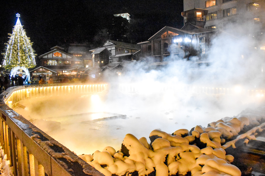 カップルや女子旅にオススメ！草津温泉の観光名所・見どころ_湯畑と御汲上の湯