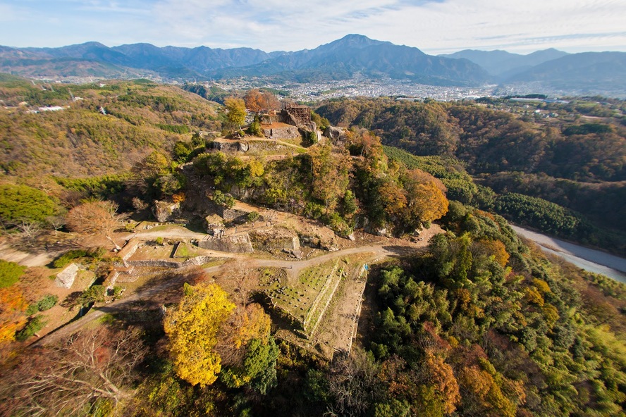 岐阜のマチュピチュ「苗木城跡」の時間・料金・秋の紅葉・春の桜の見頃