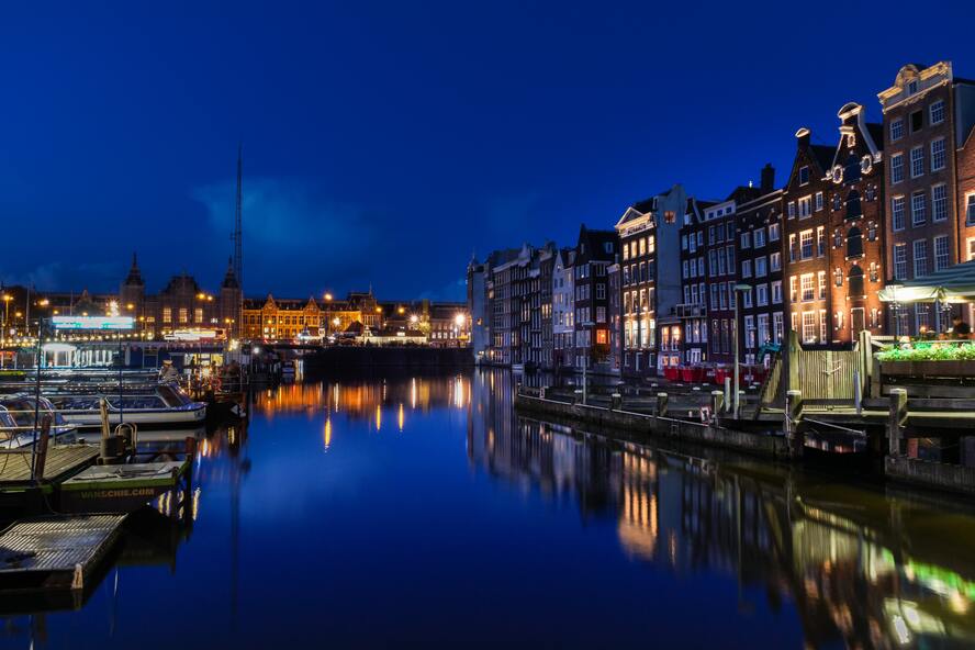 オランダの世界遺産一覧_アムステルダムの夜景