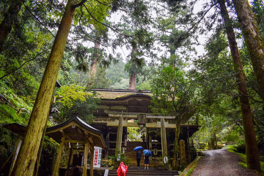 鞍馬寺の見どころとパワースポット-由岐神社