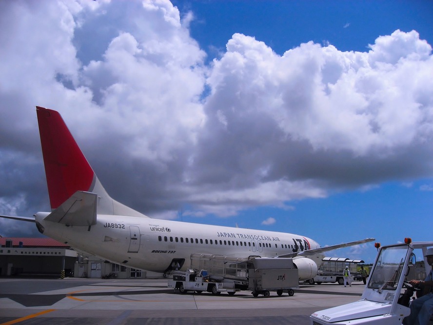 ココだけは行っとけ！ 沖縄でおすすめの観光スポット&アクティビティ_本州から沖縄へのアクセス-飛行機