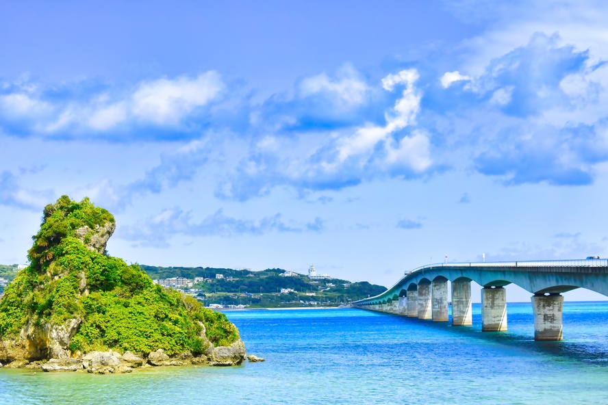 ココだけは行っとけ！ 沖縄でおすすめの観光スポット&アクティビティ_古宇利島と古宇利大橋