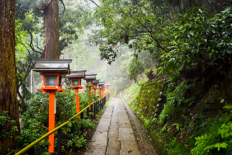 鞍馬寺の見どころとパワースポット-九十九折参道