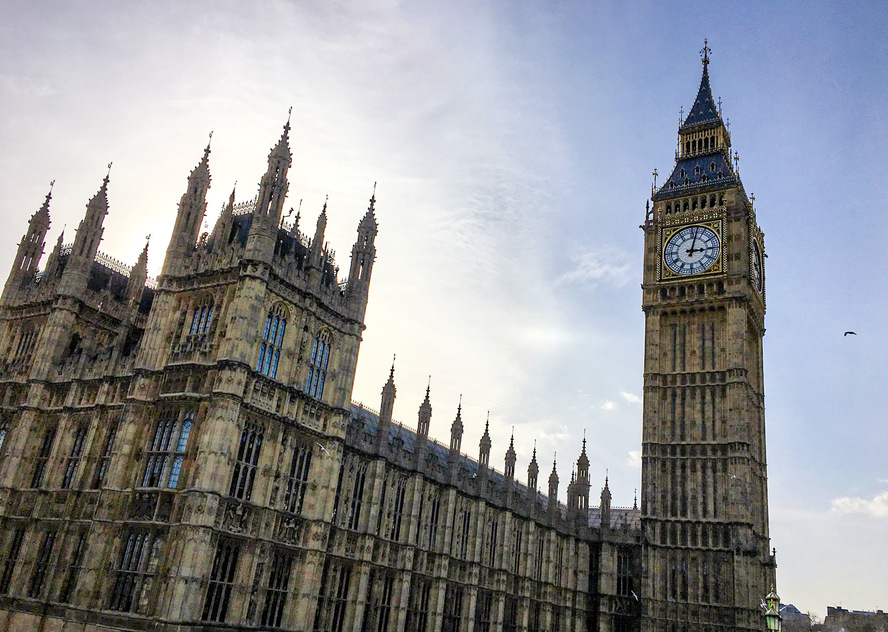 イギリス旅行・ロンドン観光-ウェストミンスターの歴史と世界遺産_見どころ-ウェストミンスター宮殿-いつ建てられた？